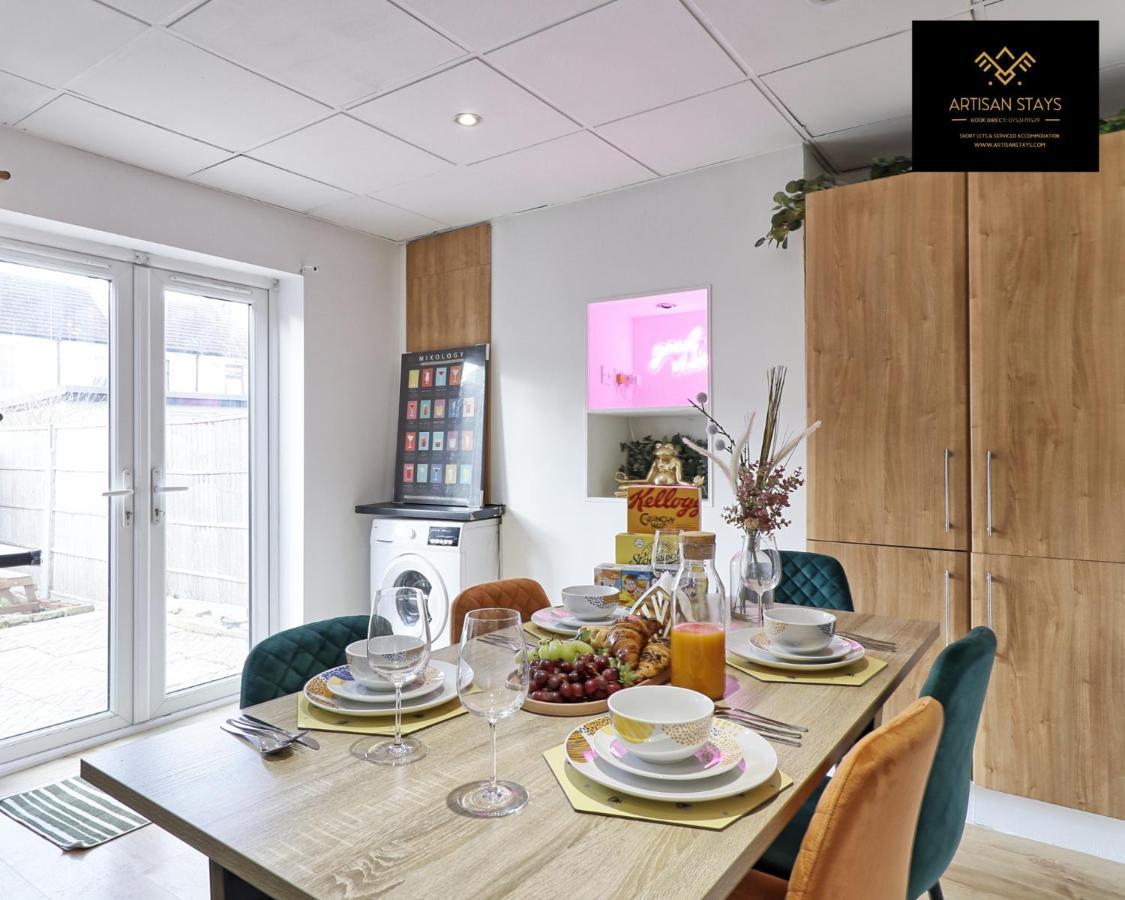 Stunning Tropical Oasis In Southend-On-Sea By Artisan Stays I Weekly Or Monthly Stay Offer I Free Parking I Sleeps 7 Exterior foto