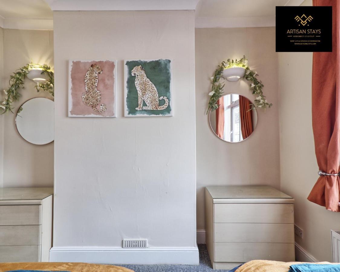 Stunning Tropical Oasis In Southend-On-Sea By Artisan Stays I Weekly Or Monthly Stay Offer I Free Parking I Sleeps 7 Exterior foto