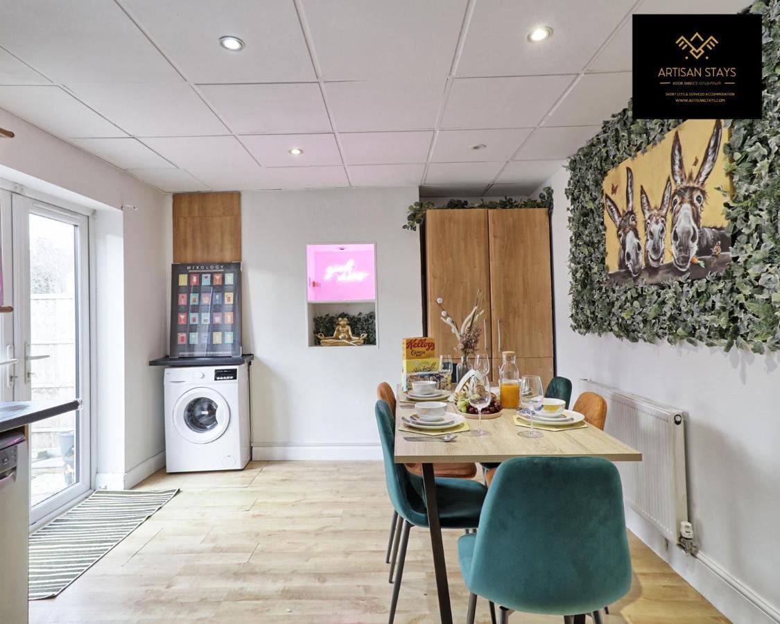 Stunning Tropical Oasis In Southend-On-Sea By Artisan Stays I Weekly Or Monthly Stay Offer I Free Parking I Sleeps 7 Exterior foto