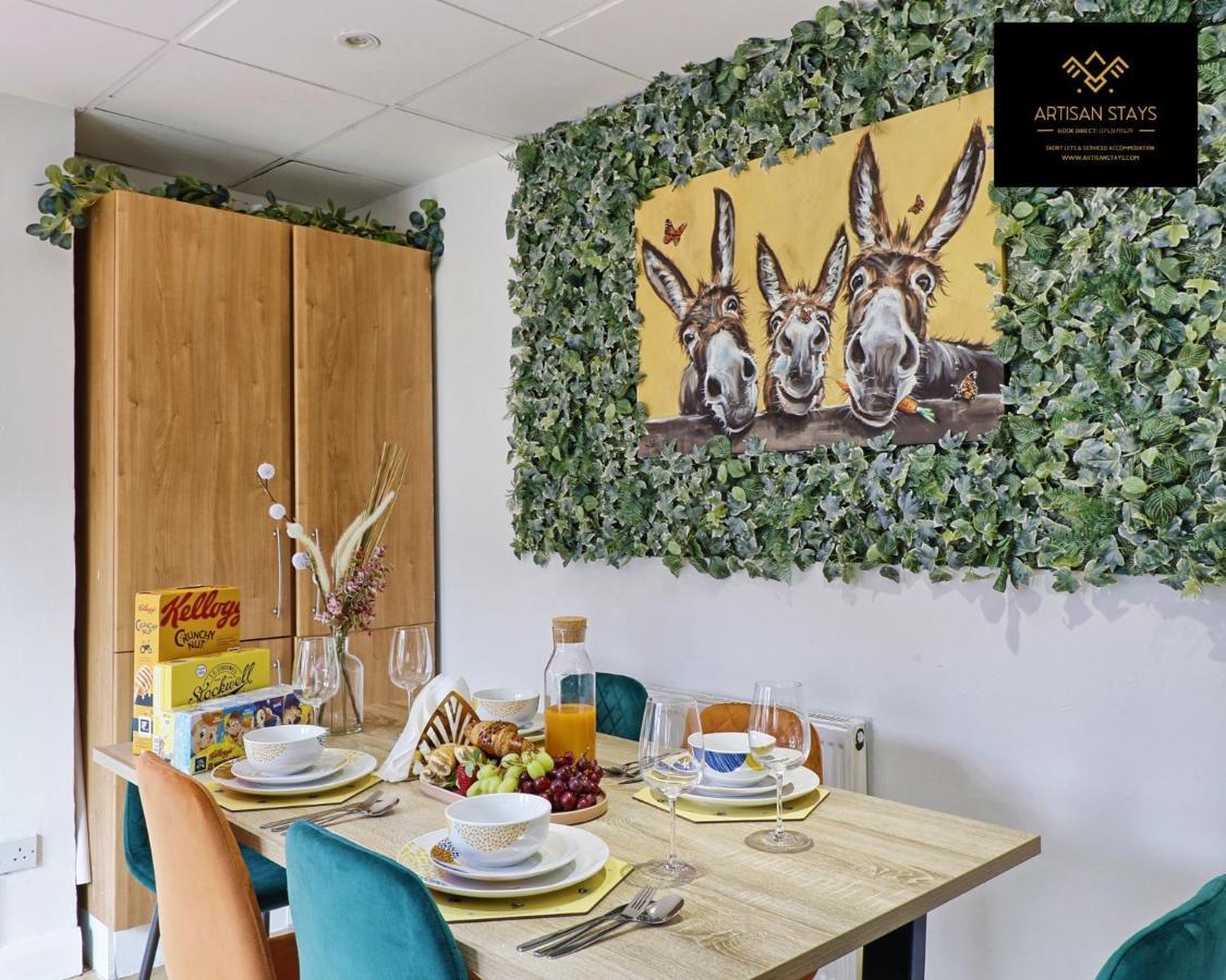 Stunning Tropical Oasis In Southend-On-Sea By Artisan Stays I Weekly Or Monthly Stay Offer I Free Parking I Sleeps 7 Exterior foto